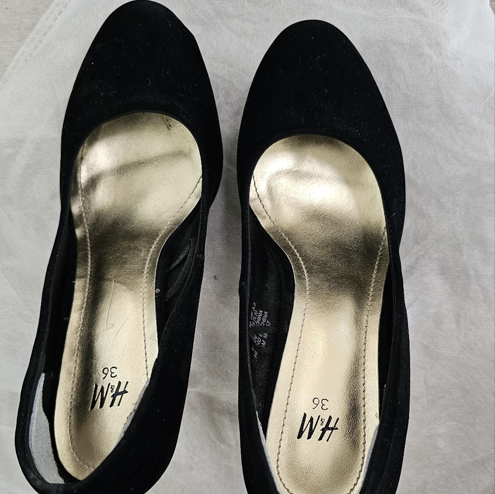H&M Heels - Picture 3 of 4